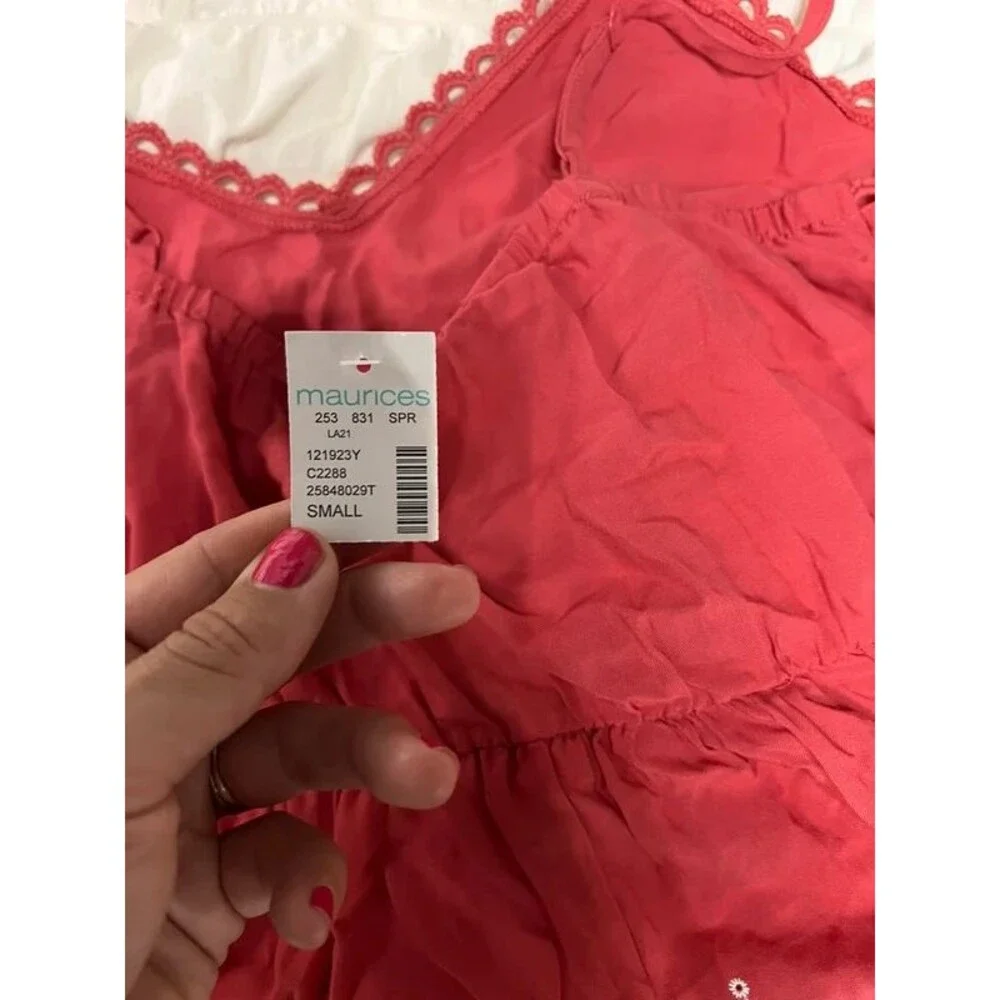 NWT Maurices eyelet tank